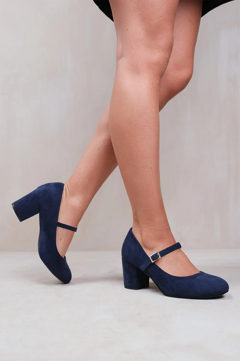 ARACELI EXTRA WIDE FIT BLOCK HEEL MARY JANE PUMPS IN NAVY SUEDE