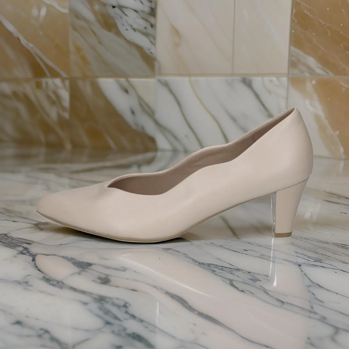 Caprice Elegant Cream Heel Shoes with Scalloped Edge