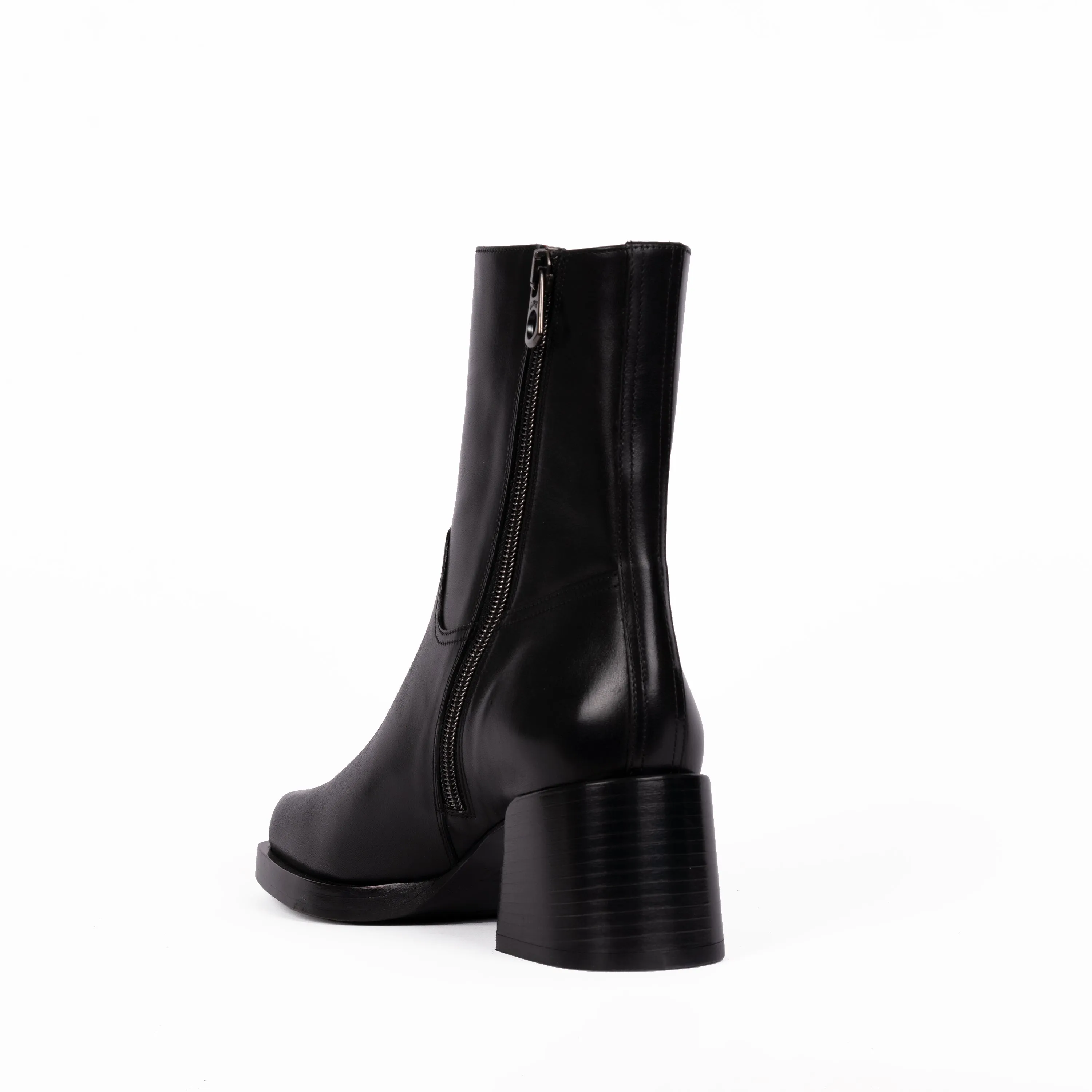 Joan Boot Black