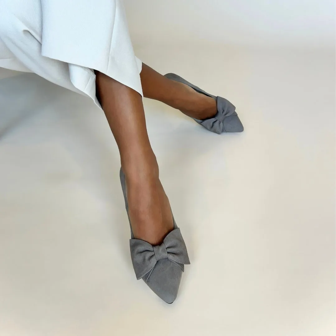 Lori Extra-Wide Fit Court Shoe – Grey Suede